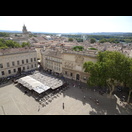 Blick vom Papstpalast auf den Place du Palais